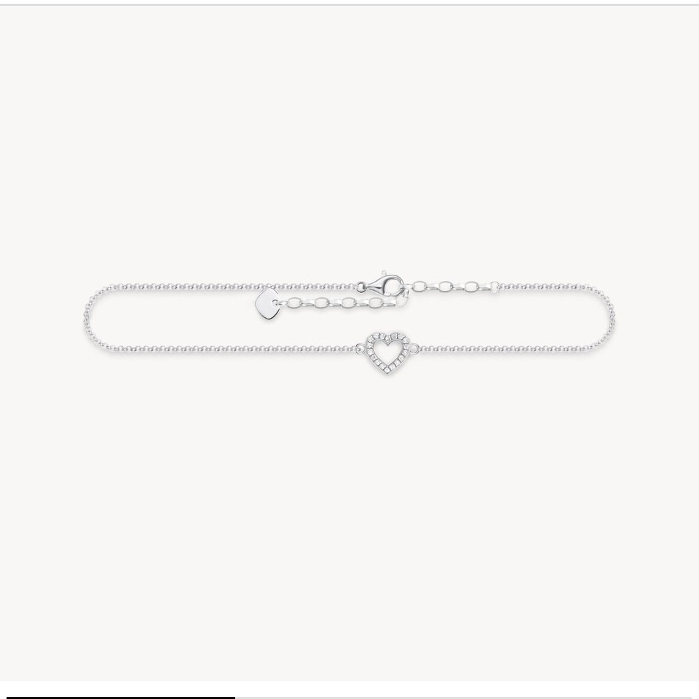 Elegant Silver Heart Bracelet